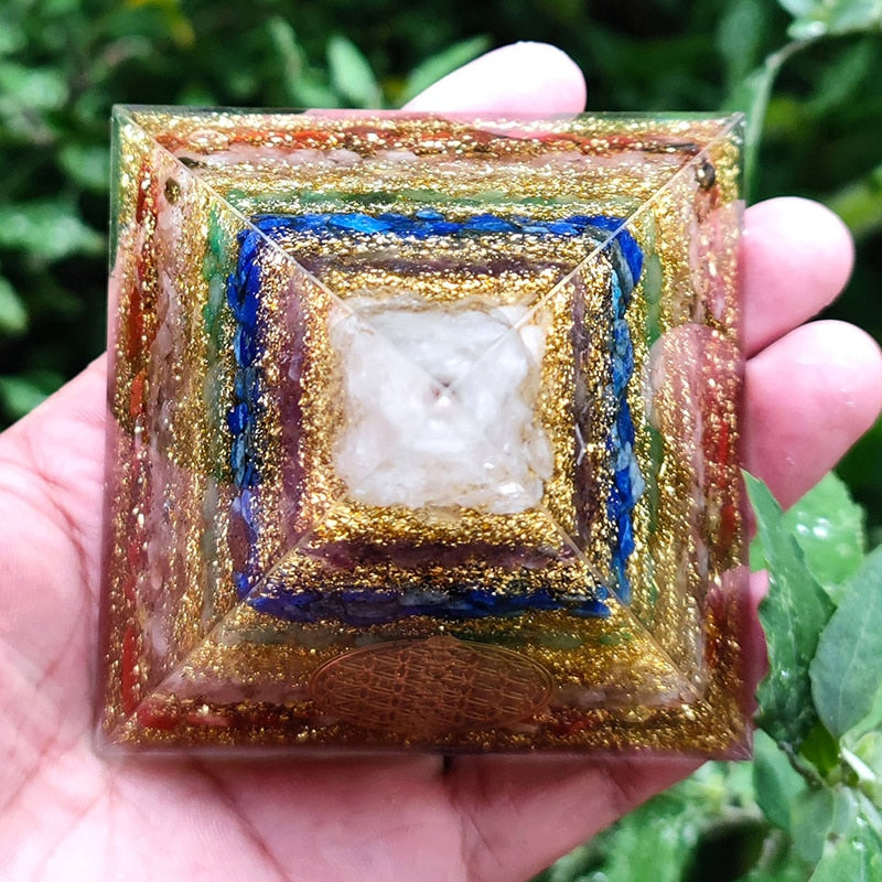 Pirâmide Orgonite 7 Chakras