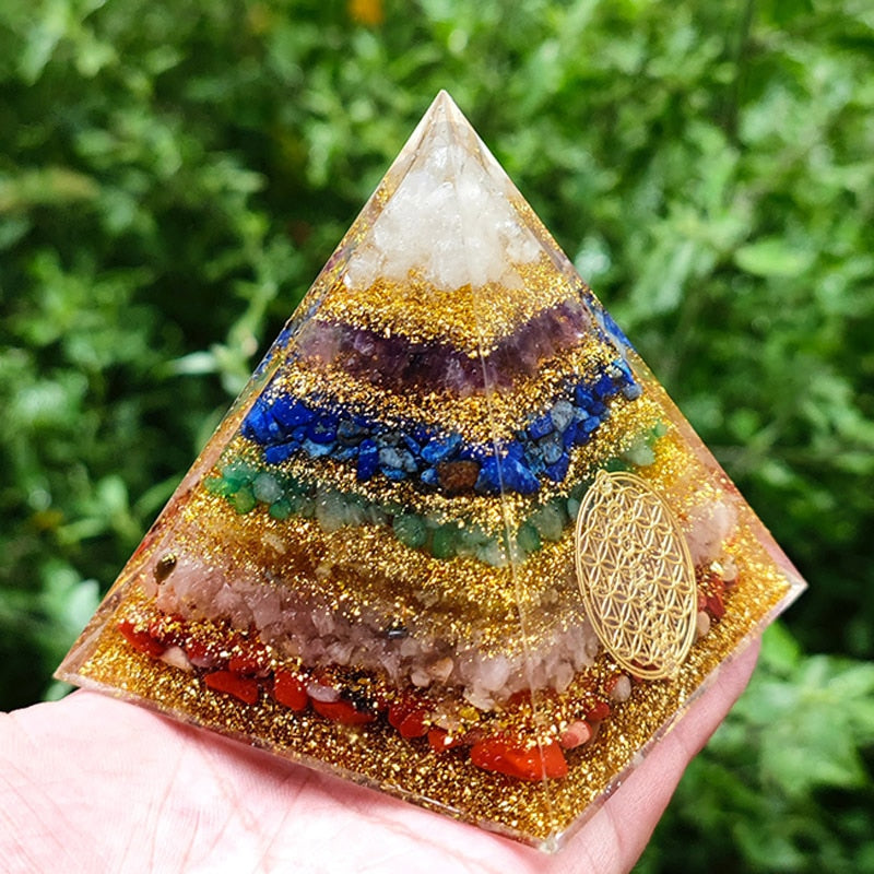 Pirâmide Orgonite 7 Chakras